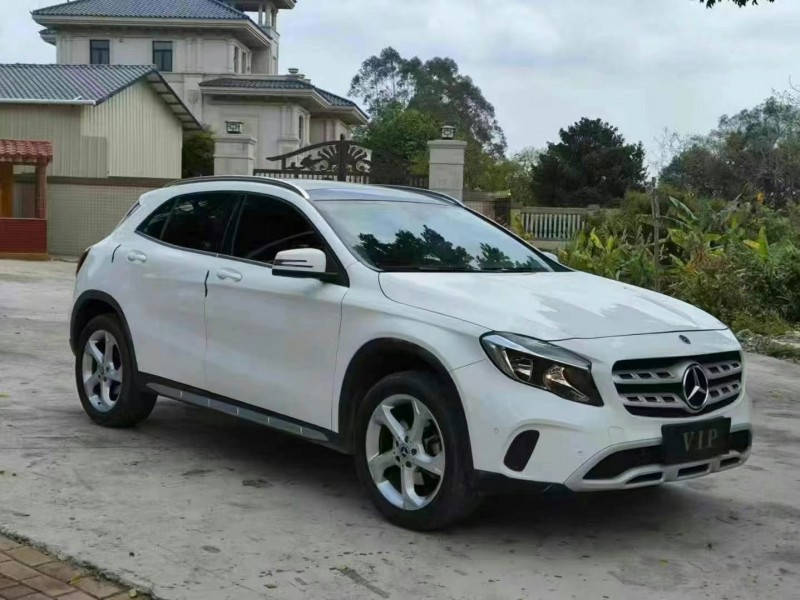 广州19年奔驰GLA2