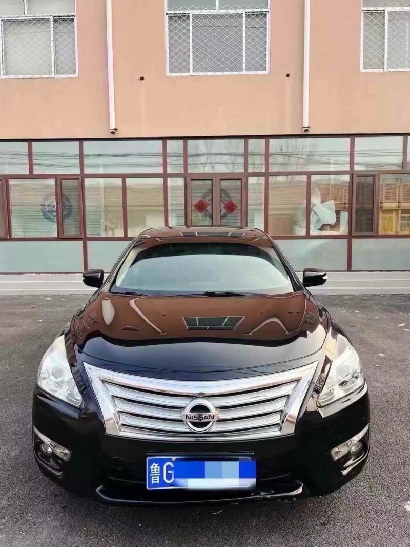 青島15年日產天籟1