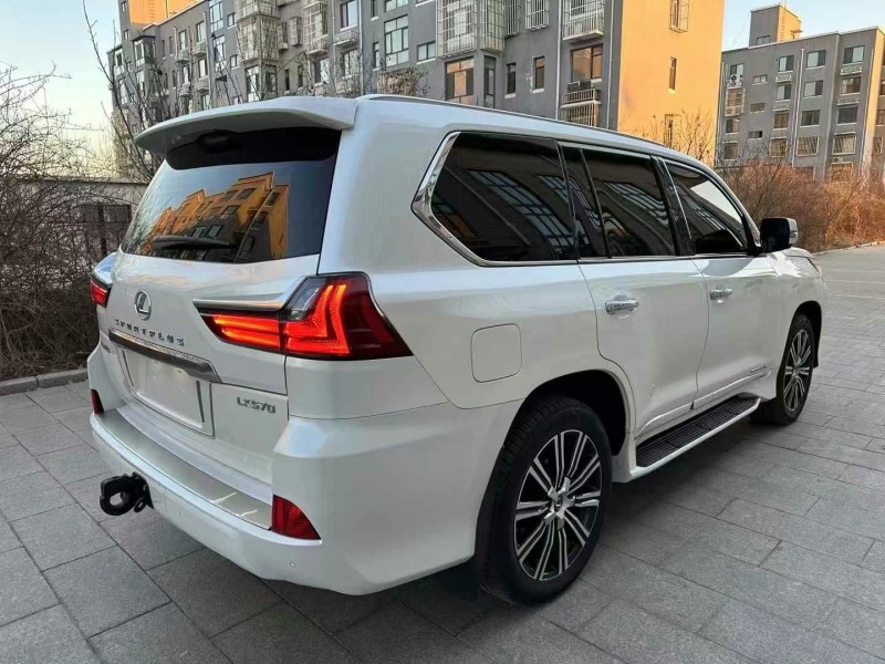 广州19年雷克萨斯LX8