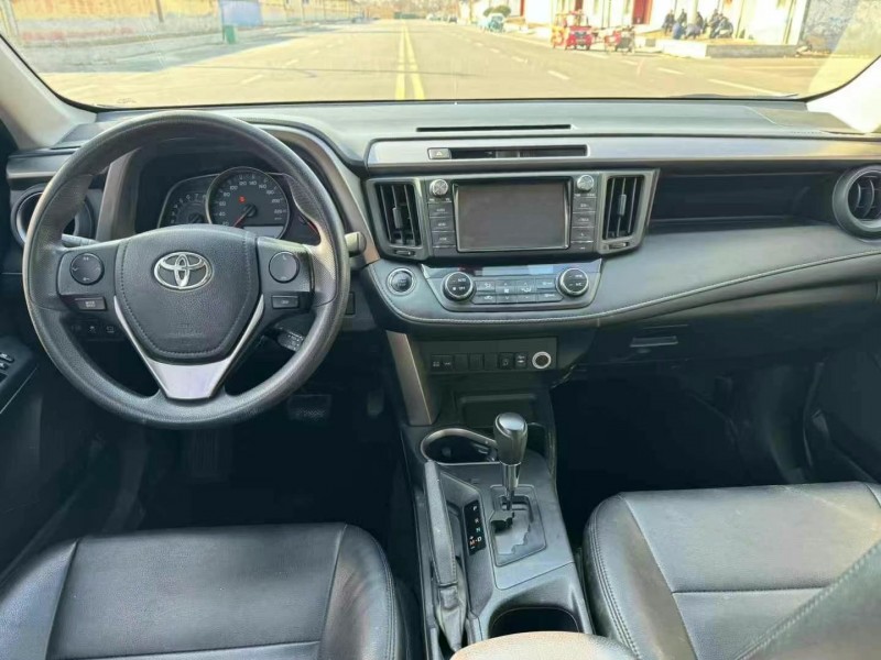 青島18年豐田RAV4榮放4