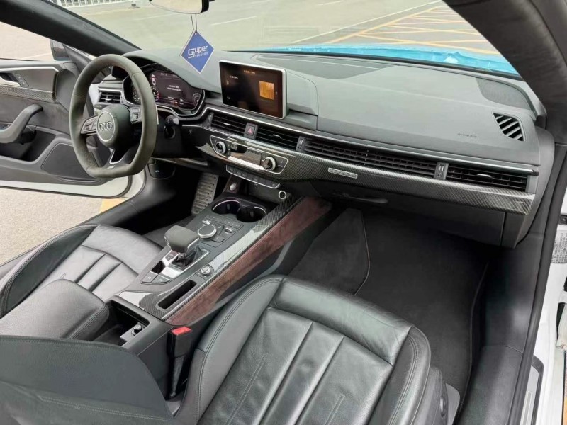 济宁19年奥迪A55