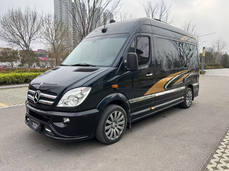 济宁14年奔驰斯宾特2