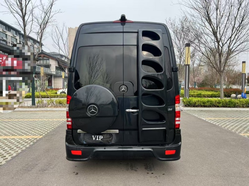 济宁14年奔驰斯宾特9