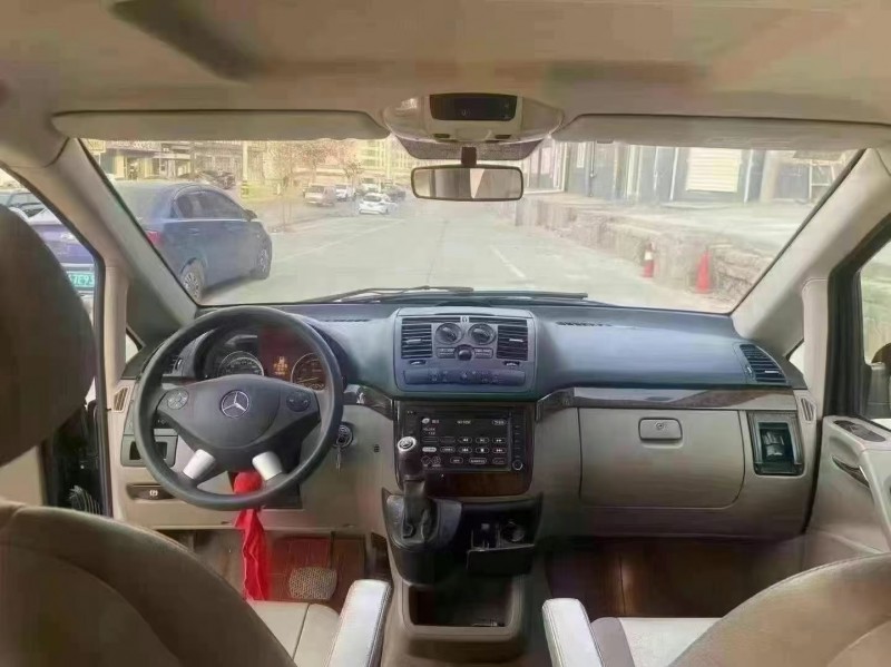 徐州14年奔驰威霆4