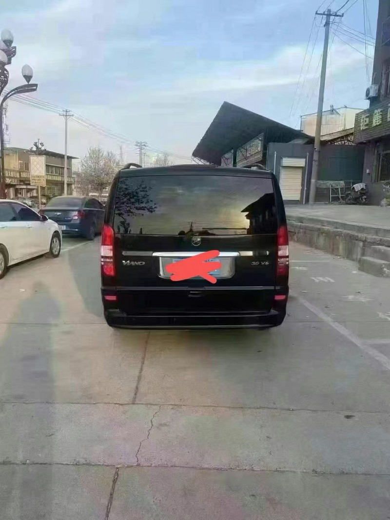 徐州14年奔驰威霆8