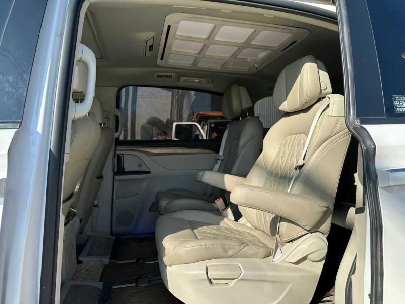 徐州19年别克GL84