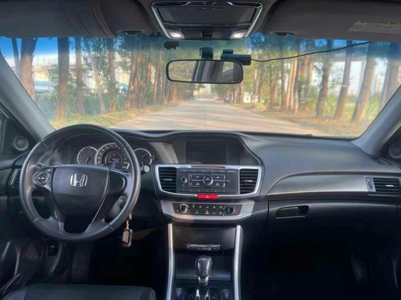 东莞16年本田雅阁5