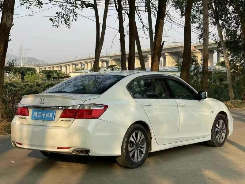 东莞16年本田雅阁7