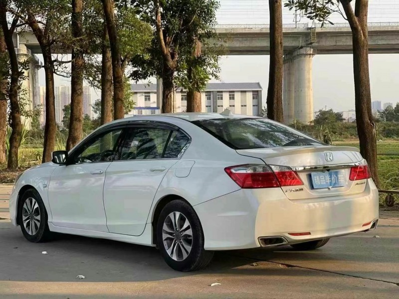 东莞16年本田雅阁8