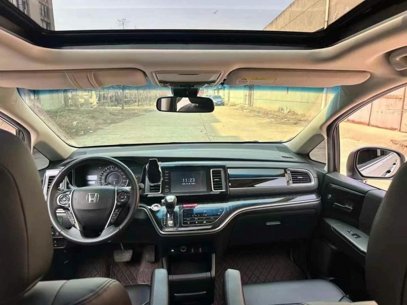 济宁20年本田艾力绅3