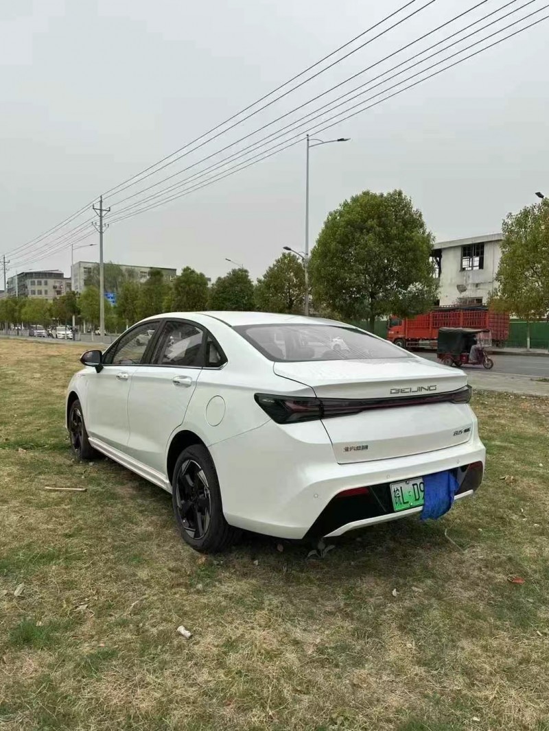 湖州25年北汽新能源EU系列9