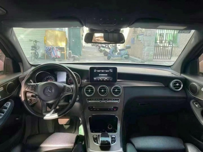 广州17年奔驰GLC5