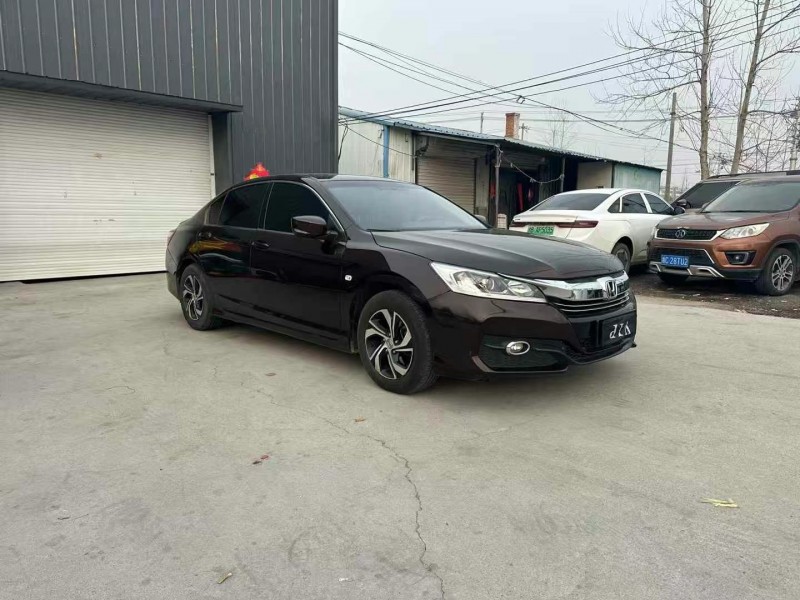 徐州17年本田雅阁3