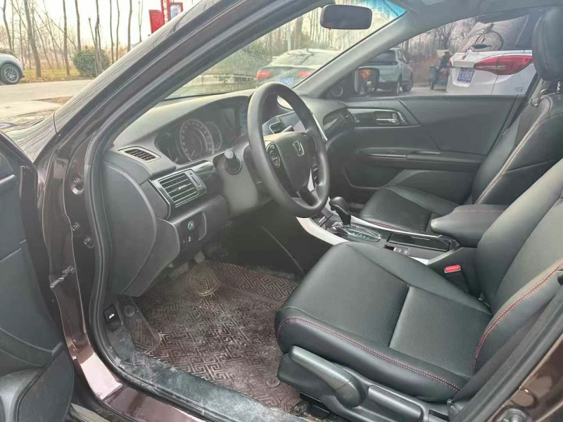 徐州17年本田雅阁6