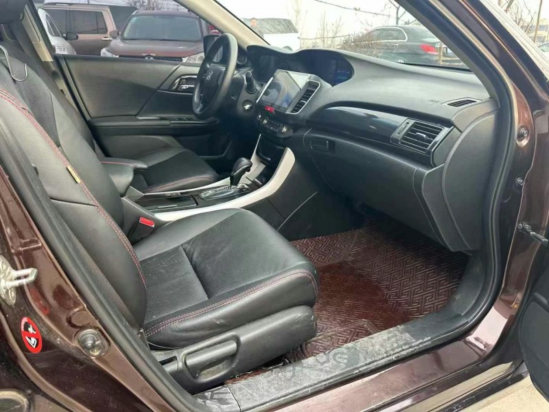 徐州17年本田雅阁7