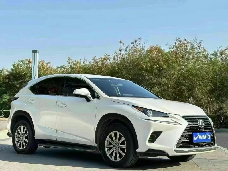 广州18年雷克萨斯NX3