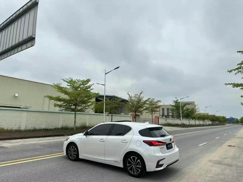 广州18年雷克萨斯CT4