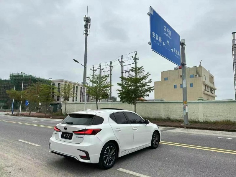 广州18年雷克萨斯CT8