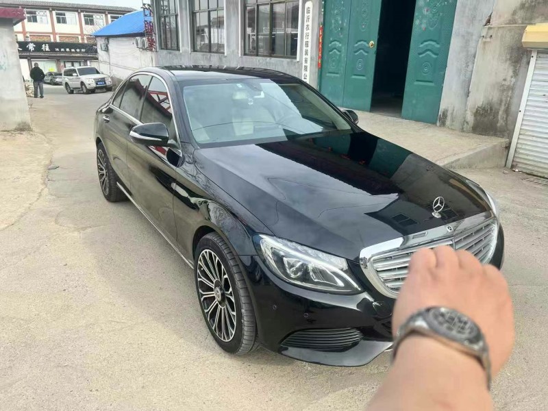 济宁18年奔驰C2