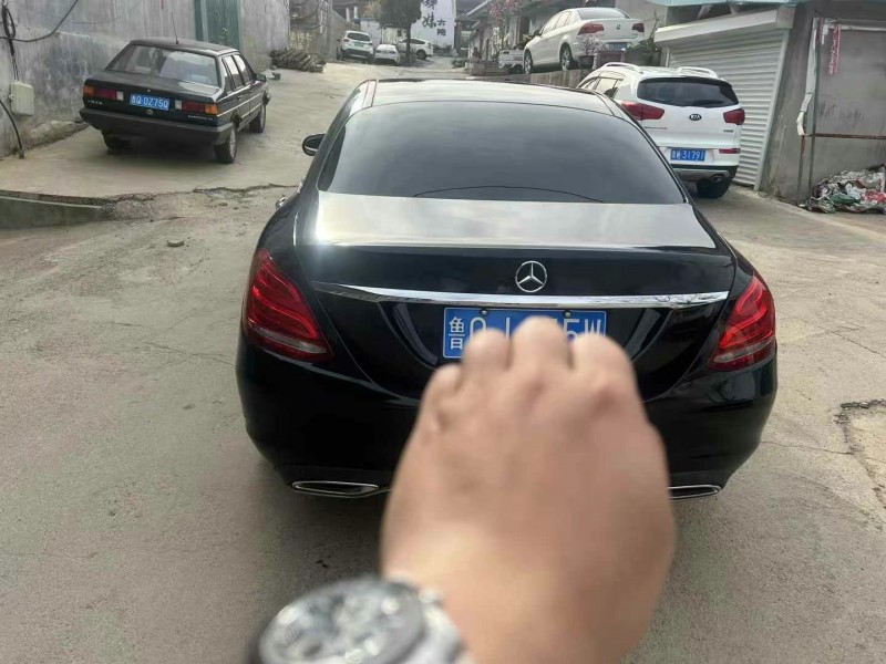 济宁18年奔驰C9