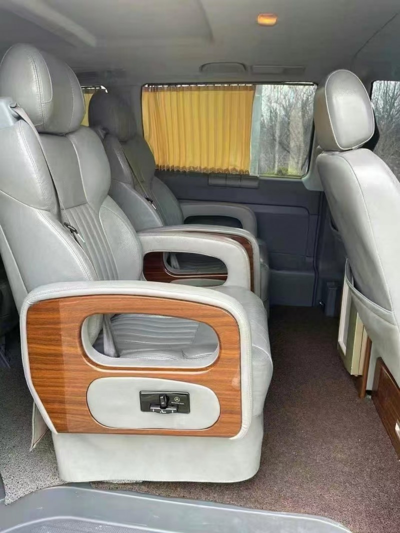 徐州12年奔驰威霆5