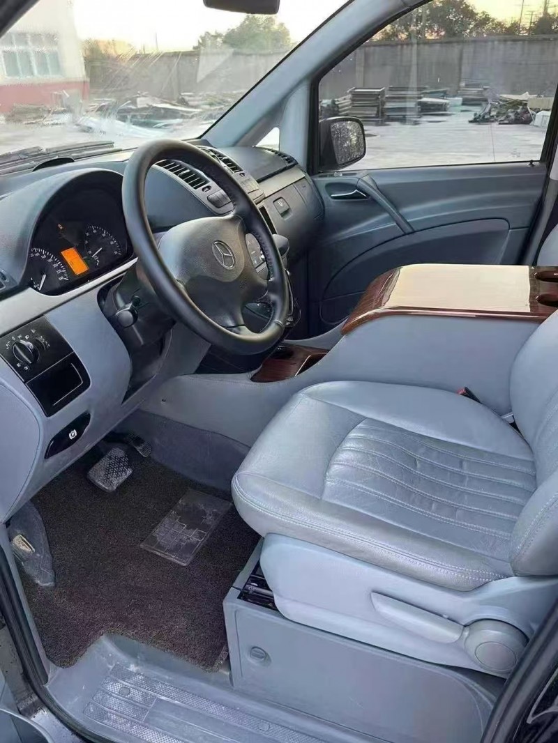 徐州12年奔驰威霆7