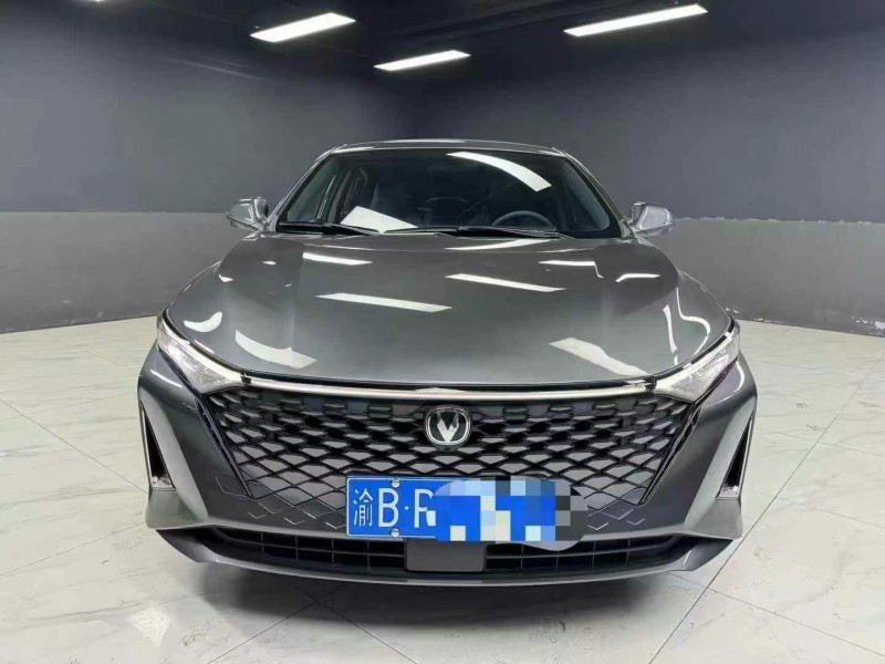 成都24年長安汽車睿騁1