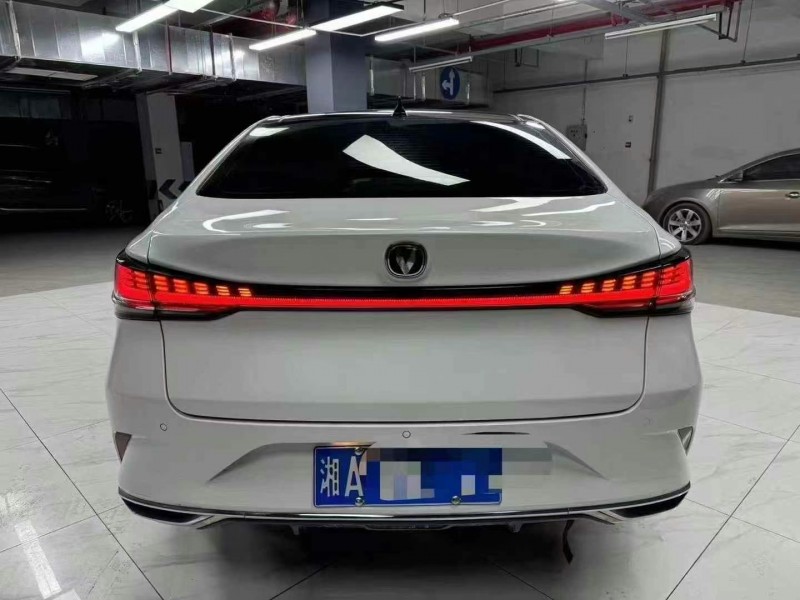 成都23年長安汽車睿騁2