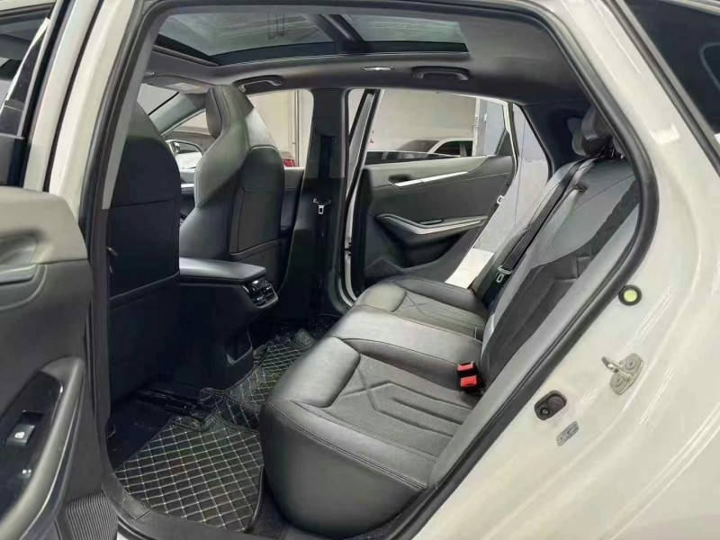 成都23年長安汽車睿騁9