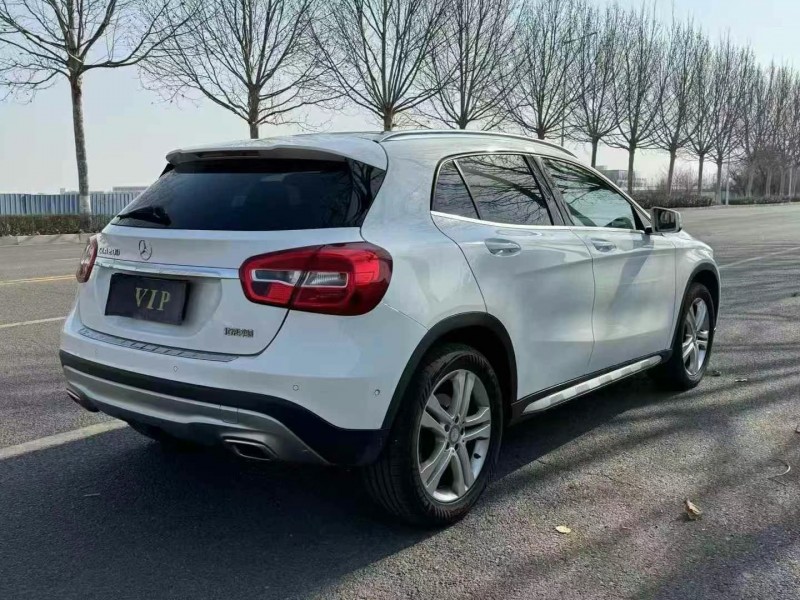 广州16年奔驰GLA3