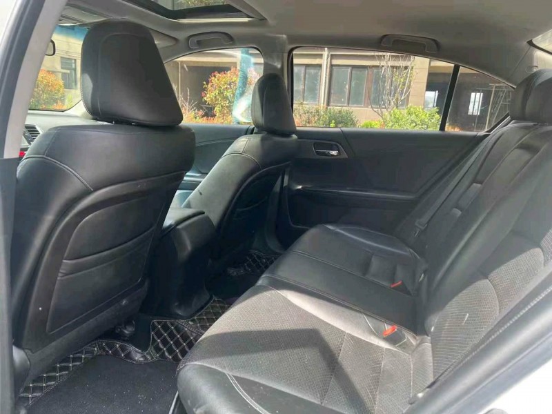 徐州14年本田雅阁5