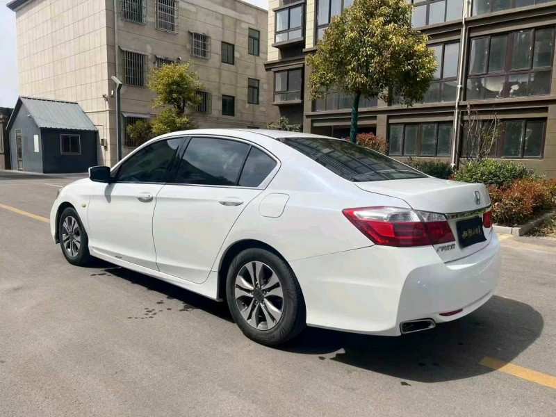 徐州14年本田雅阁8