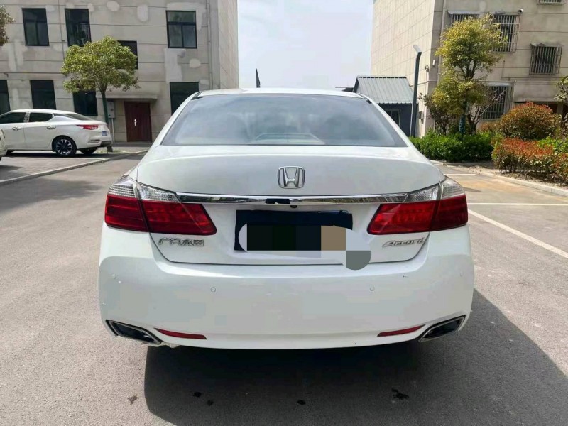 徐州14年本田雅阁9