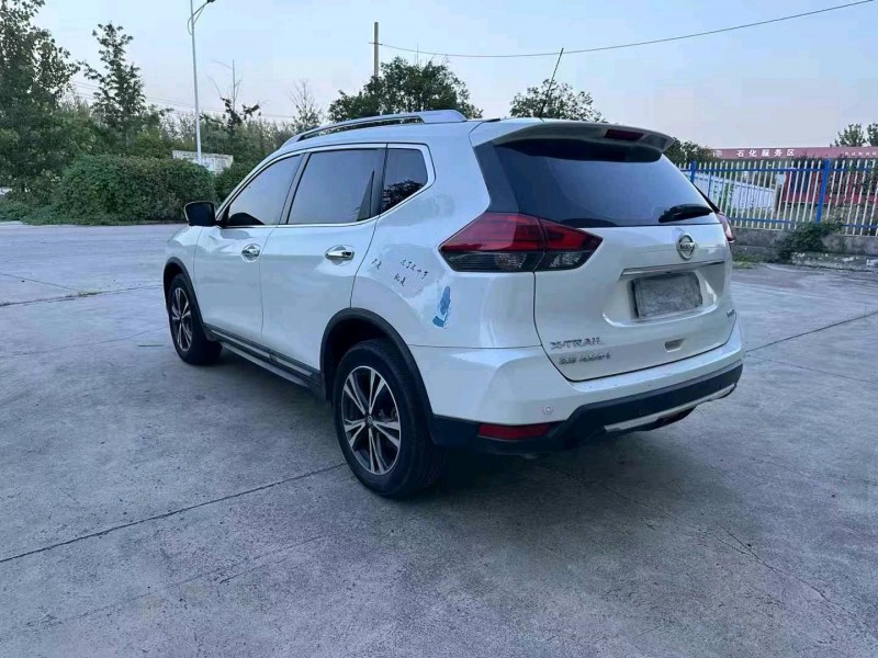 徐州21年日產奇駿8
