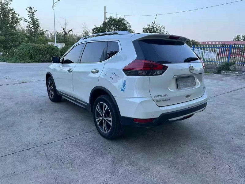 徐州21年日產奇駿8