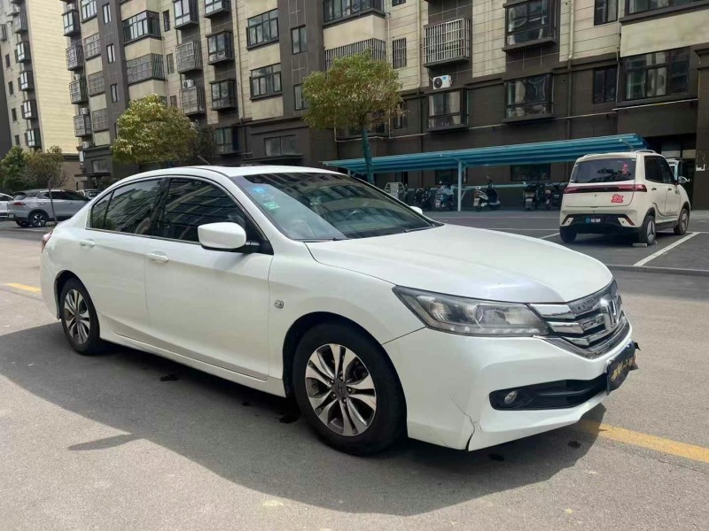 徐州14年本田雅阁3