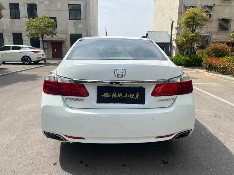 徐州14年本田雅阁9