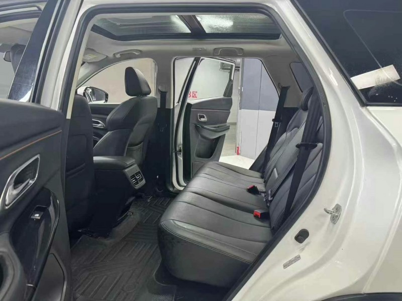 成都21年長安汽車歐尚6