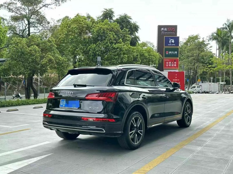 深圳20年奧迪Q58