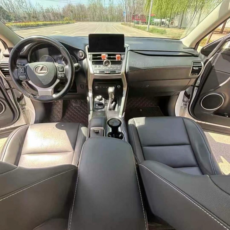 济宁19年雷克萨斯NX4