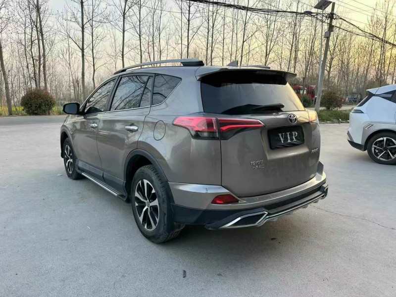 徐州17年丰田RAV4荣放8