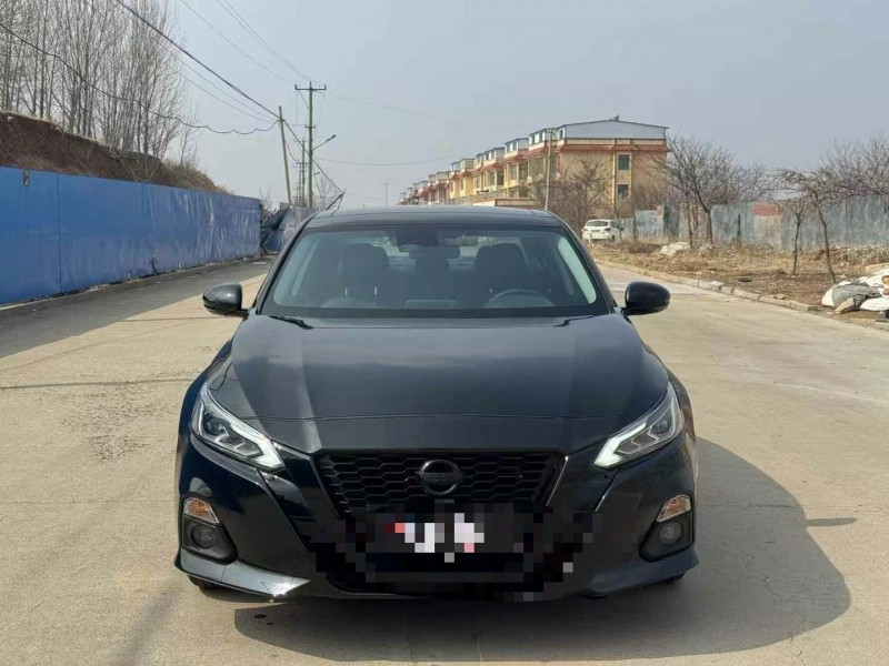 青島21年日產天籟1