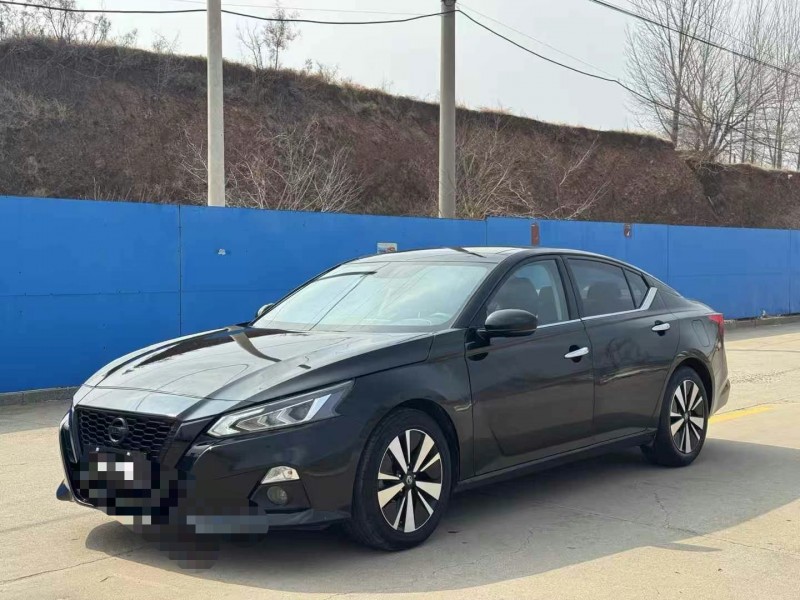 青島21年日產天籟2