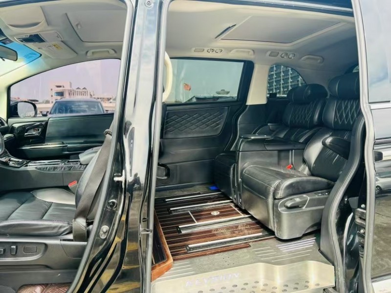 东莞20年本田艾力绅8