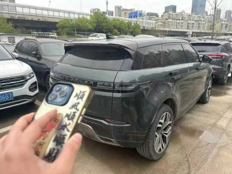 武漢21年路虎極光2