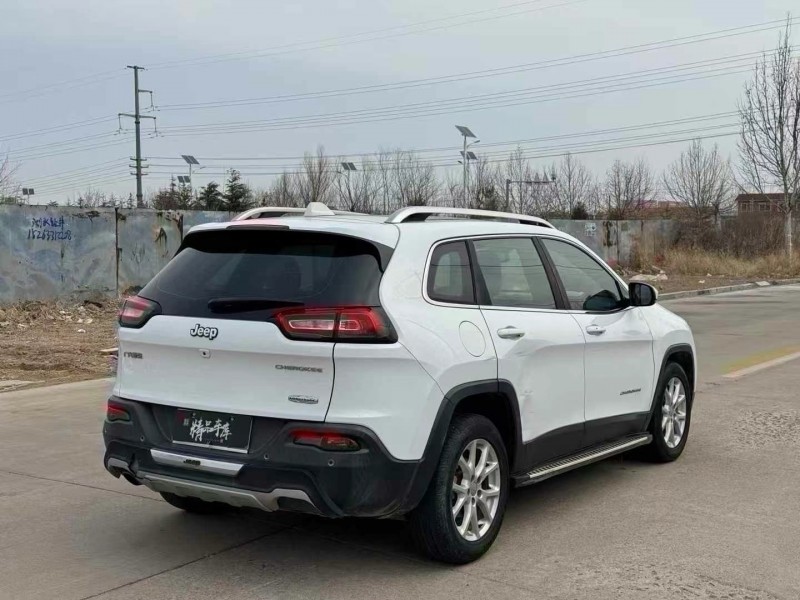 臺州16年Jeep自由光4