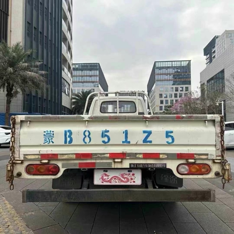 佛山19年飛碟箱貨貨車5