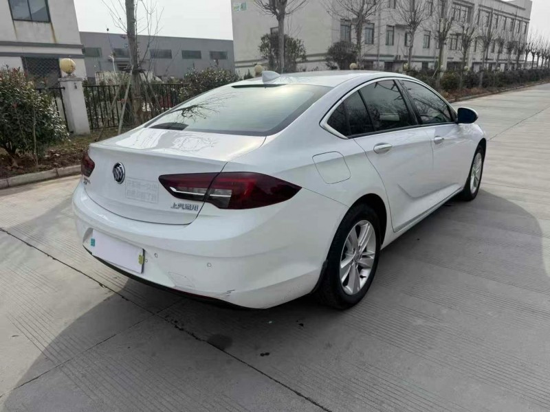 徐州19年别克君威5