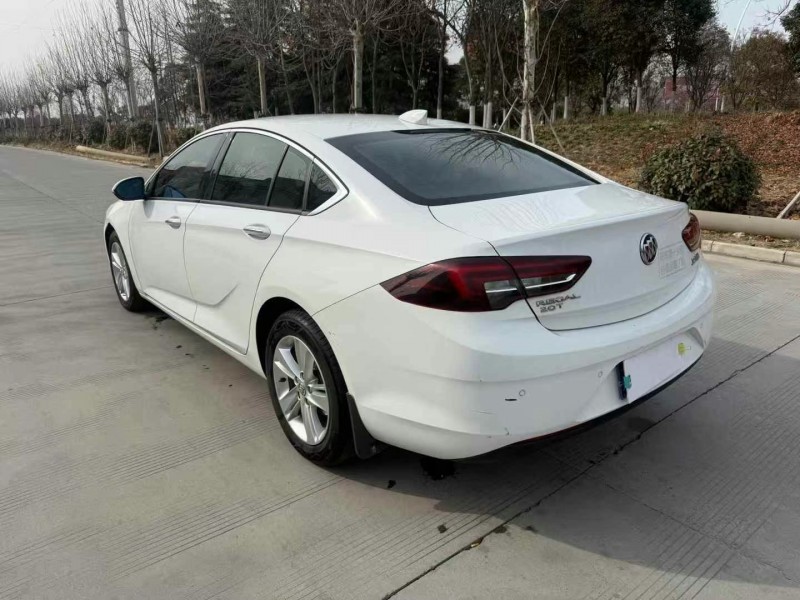 徐州19年别克君威6