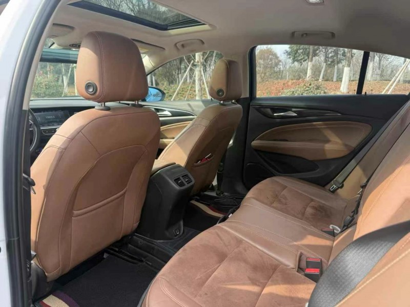 徐州19年别克君威9